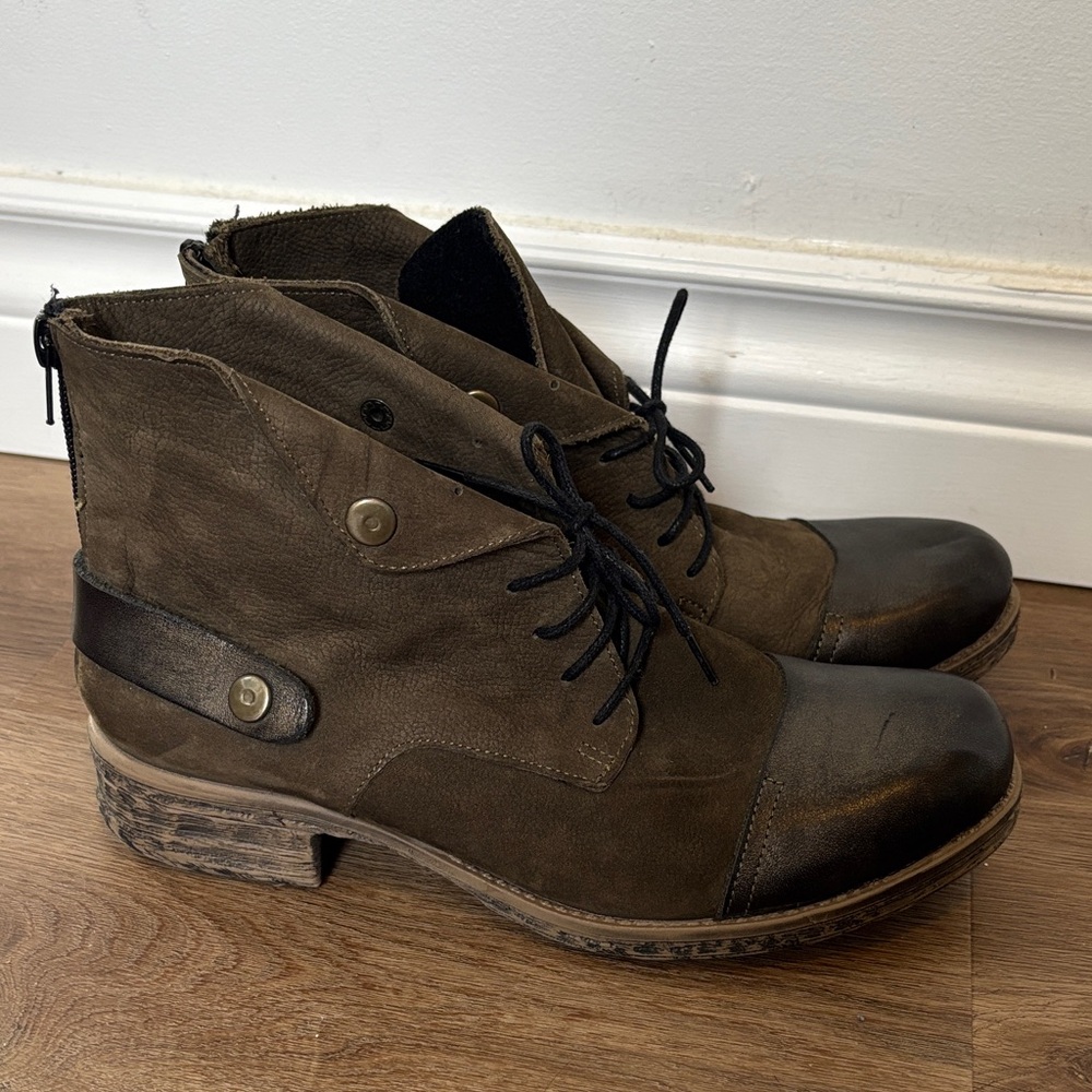 Bueno Olive Green and Black Ankle Boots 37